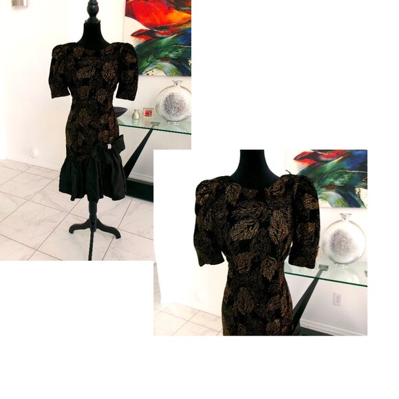 Vintage Sparkly Glittery Ruffle Bottom Short Sleeve Dress S Black Gold 80s - Picture 1 of 14
